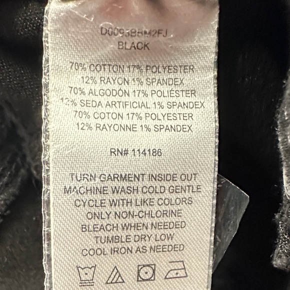 Elegant Black Women's Capris - Picture 5 of 5